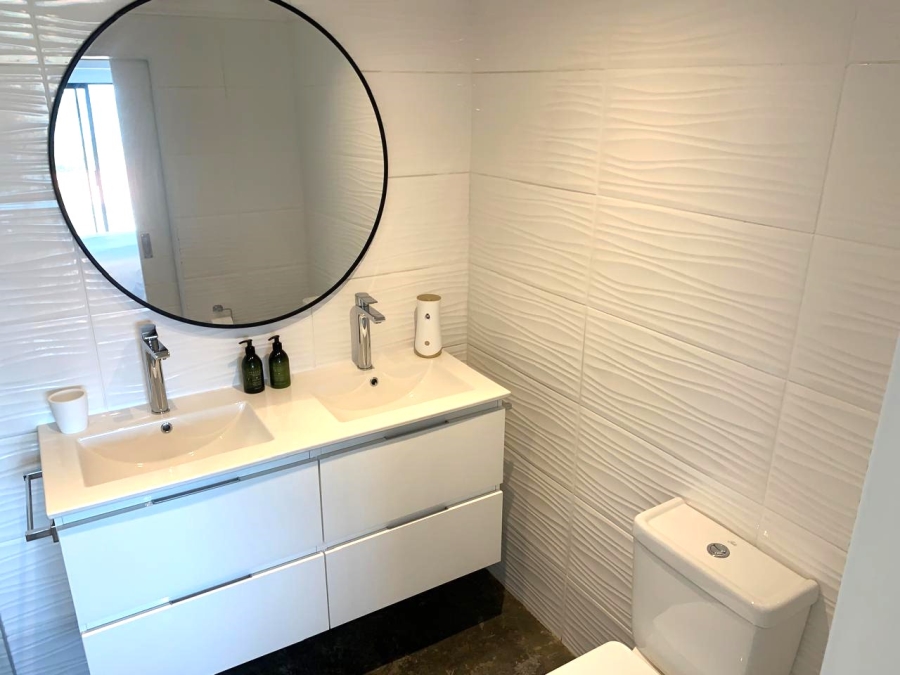 5 Bedroom Property for Sale in Old Place Western Cape